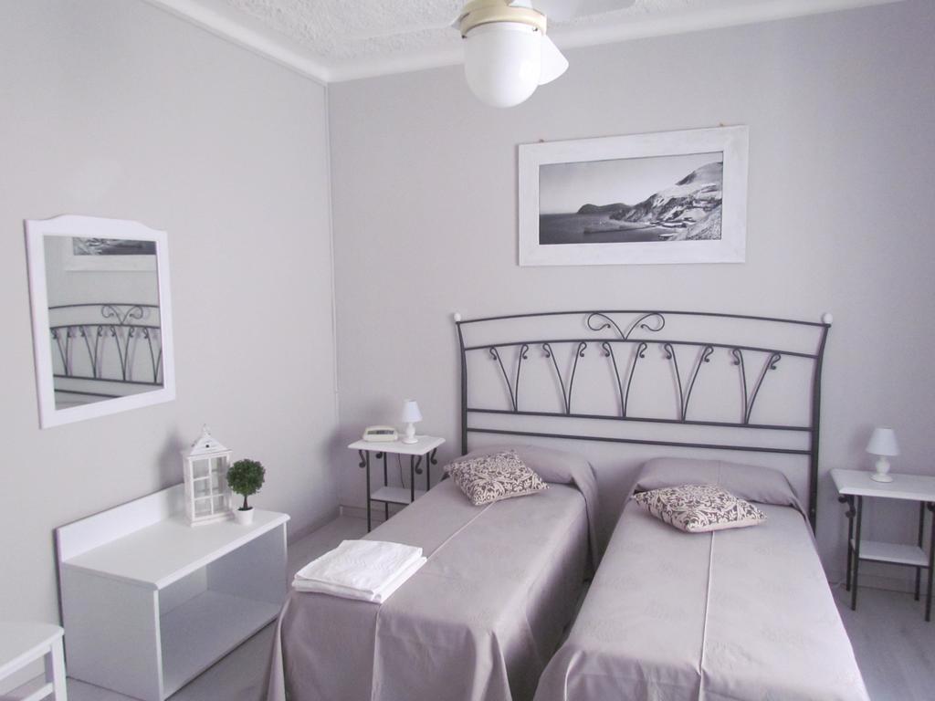 Hotel Odissea Каннето Экстерьер фото
